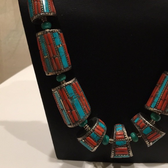 Turquoise Coral beads beaded Ethnic Necklace - Picture 3 of 7
